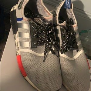 Grey Nmd’s size 11